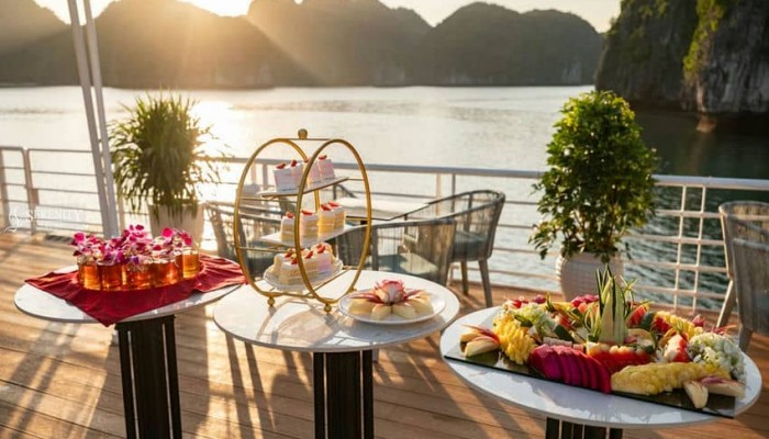 Day Cruise Lan Ha Vietnam crociera in giornata Sunset Party